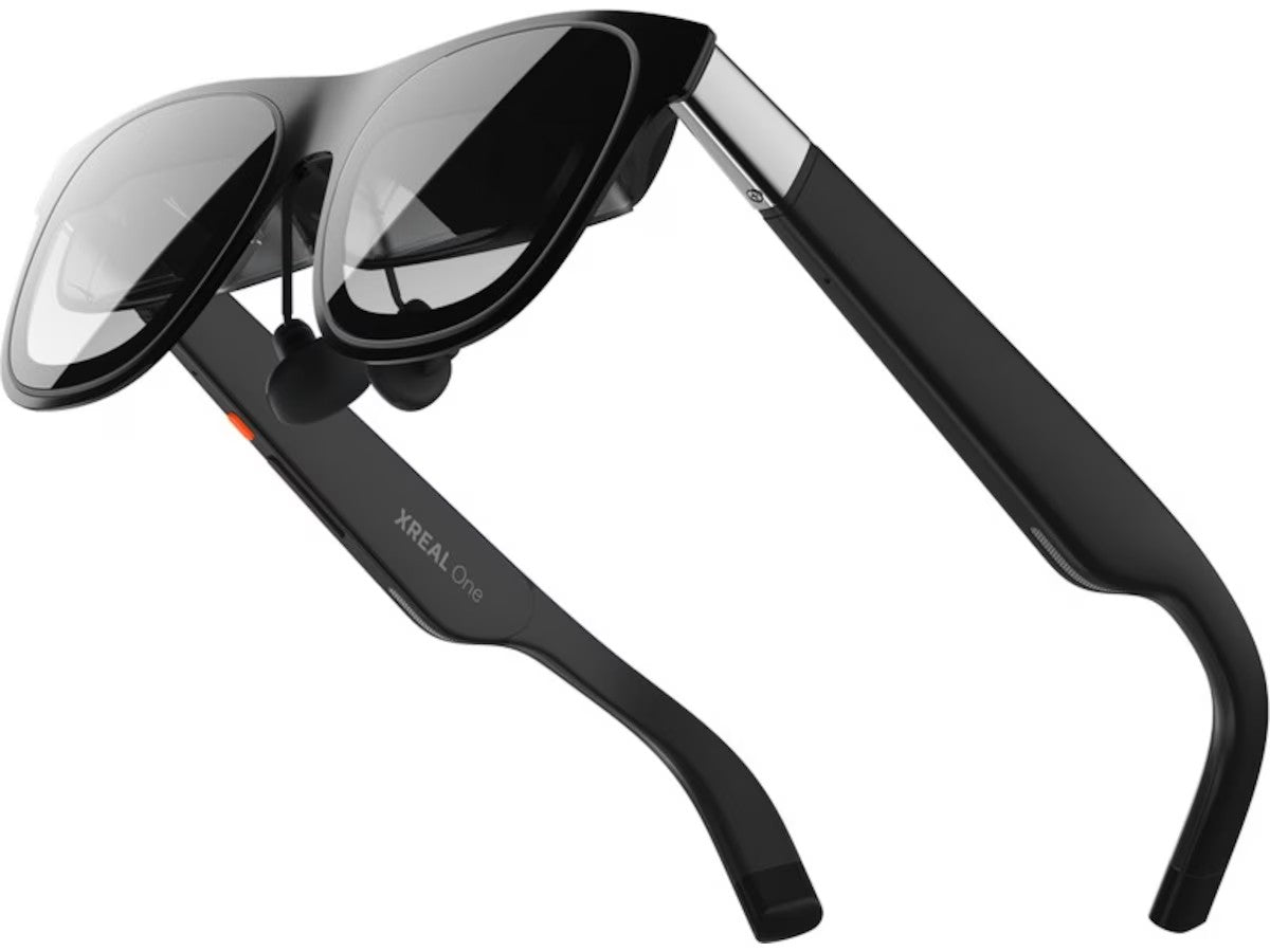 XREAL One AR-briller XREAL One AR-briller tilbyr en revolusjonerende 3 DoF-opplevelse med en 120Hz-skjerm